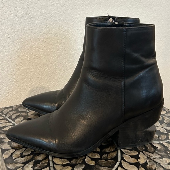 Steve Madden Shoes - Steve Madden CANTEEN Pointed Toe Side Zip Booties Black Leather Boot Cut Out